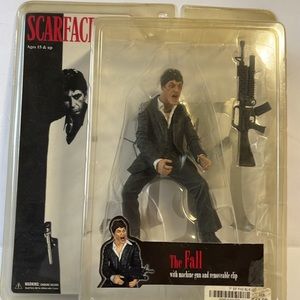 Scarface Figure Mezco Tony Montana “The Fall”